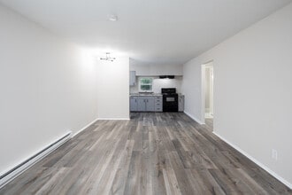 Carbondale Luxury Living (Park Towne) in Carbondale, IL - Building Photo - Interior Photo