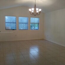 10441 SW 156th Ct in Miami, FL - Building Photo - Building Photo