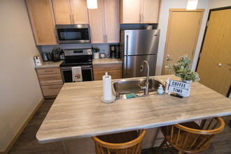 435 Century Pl, Unit 216 in Onalaska, WI - Foto de edificio - Building Photo