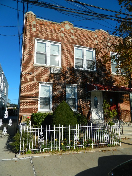 738 Revere Ave in Bronx, NY - Foto de edificio