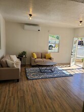 700 Iron Ave SW in Albuquerque, NM - Building Photo - Building Photo