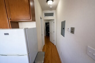 1054 Cambridge St, Unit 2F in Cambridge, MA - Building Photo - Building Photo