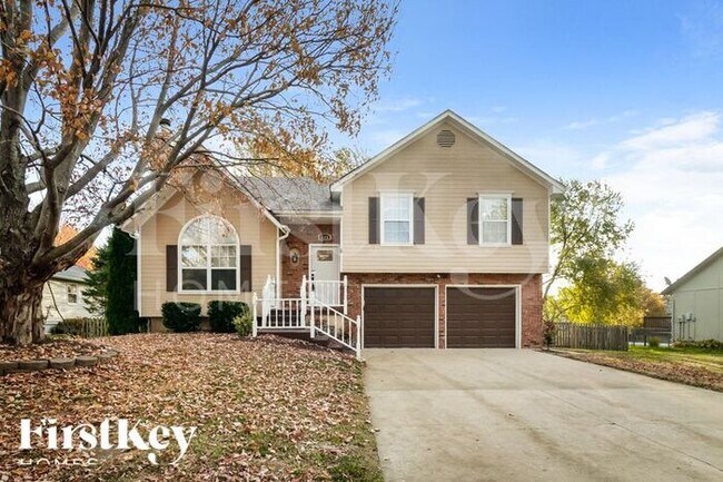 615 S Park Dr in Raymore, MO - Building Photo - Building Photo