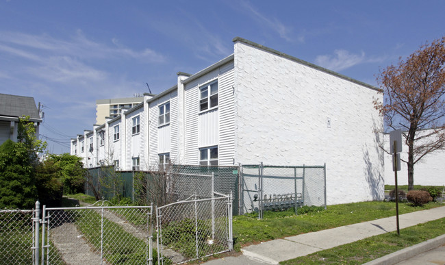 Magellan Manor Apartments in Atlantic City, NJ - Building Photo - Building Photo