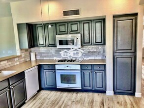 6340 W Tonopah Dr in Glendale, AZ - Building Photo - Building Photo