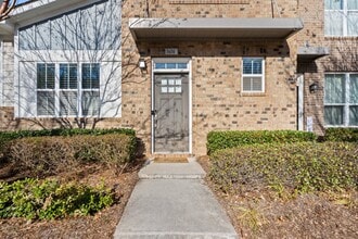 1616 Pat Garrett St in Charlotte, NC - Foto de edificio - Building Photo