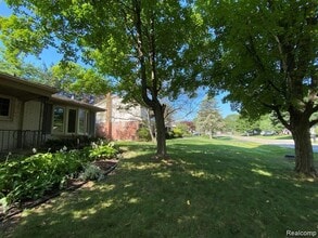 5551 Tadworth Pl in West Bloomfield, MI - Building Photo - Building Photo