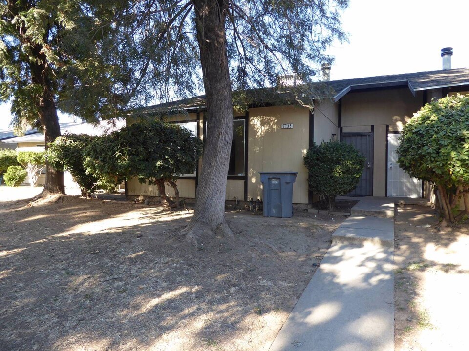 3235-3237 Denver Ave in Merced, CA - Building Photo