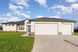 3053 NW 2nd Pl in Cape Coral, FL - Building Photo