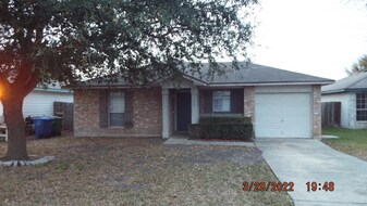 311 La garde St in San Antonio, TX - Building Photo