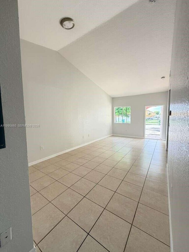 31 NE 13th Ave in Homestead, FL - Building Photo - Building Photo