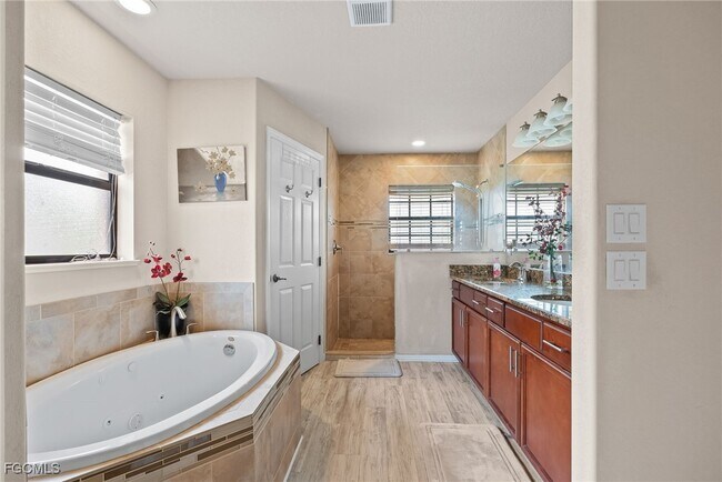 1022 NE 14th Ave