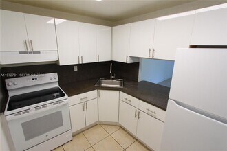 801 NW 47th Ave in Miami, FL - Building Photo - Building Photo