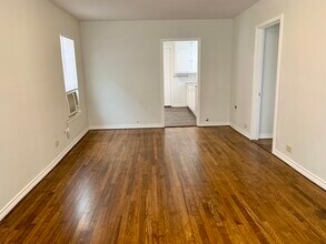 513 Eleanor Ave, Unit downstairs duplex in San Antonio, TX - Foto de edificio - Building Photo