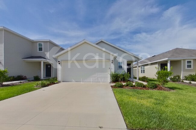 property at 4421 SW 85 Ln