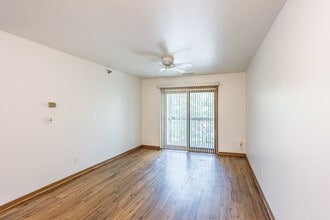 Timbercreek Apartments in Ames, IA - Foto de edificio - Interior Photo