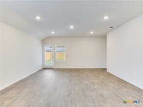 214 Whipporwill Ln in San Marcos, TX - Building Photo - Building Photo