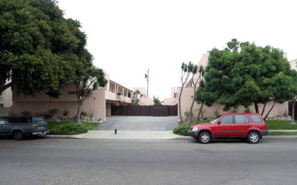 21014 Reynolds Dr in Torrance, CA - Building Photo