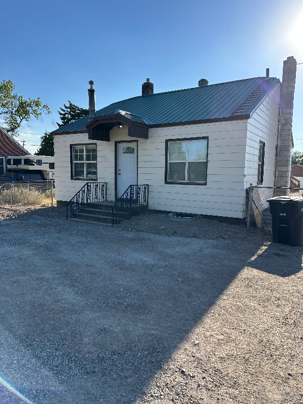 3210 S Ammon Rd in Ammon, ID - Building Photo - Building Photo