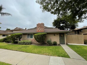 2540 N Bourbon St in Orange, CA - Building Photo - Building Photo