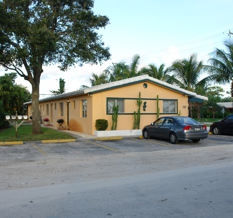 1045 NE 12th Ave in Fort Lauderdale, FL - Building Photo