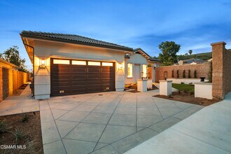 361 Toyon Ct in Thousand Oaks, CA - Building Photo - Building Photo