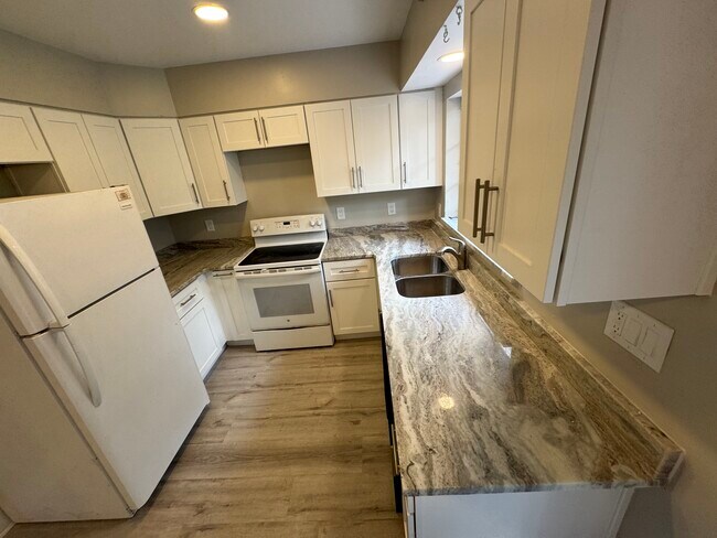 804 W Linebaugh Ave in Tampa, FL - Building Photo - Building Photo