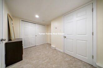 124 Forest St, Unit 1 in Medford, MA - Foto de edificio - Building Photo