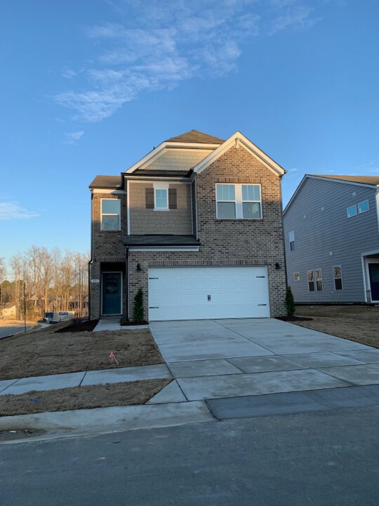 201 Joneshaven Dr in Fuquay Varina, NC - Building Photo