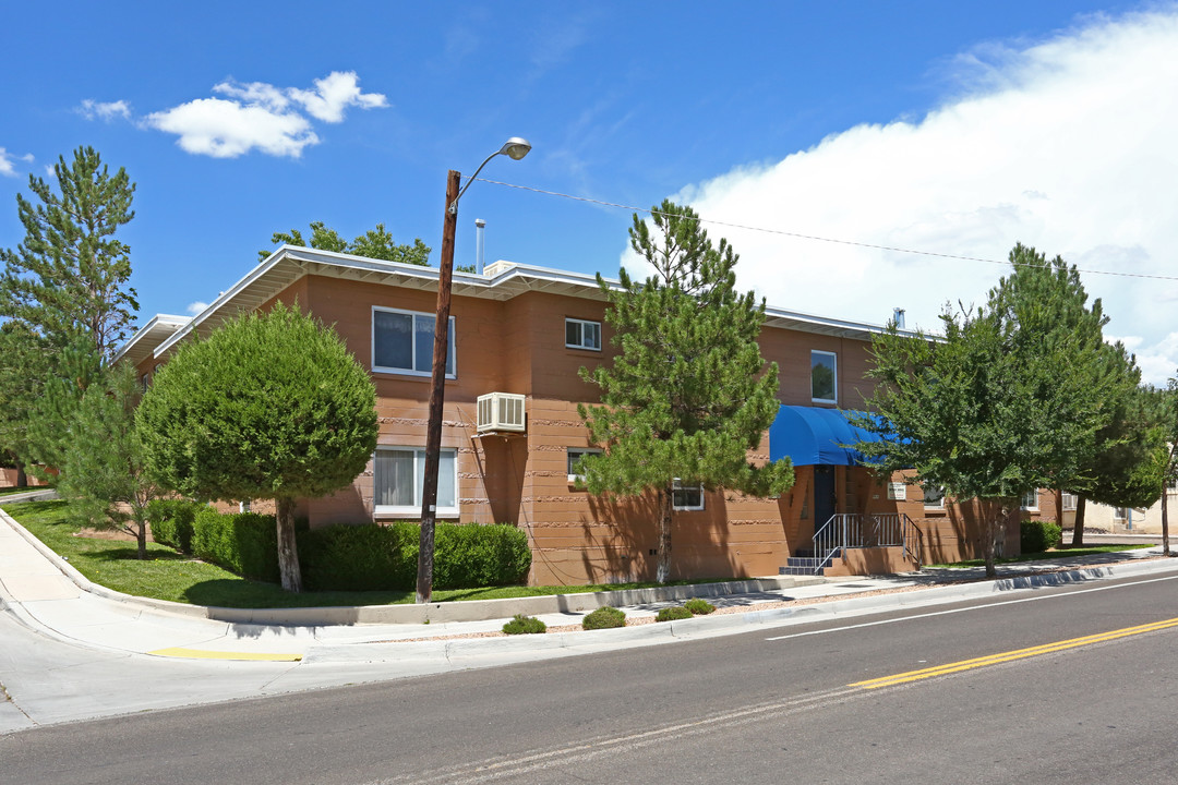 1209 Dr Martin Luther King Jr Ave NE in Albuquerque, NM - Foto de edificio