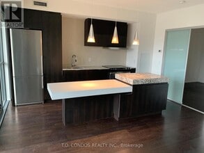 101 Charles St E in Toronto, ON - Building Photo - Building Photo