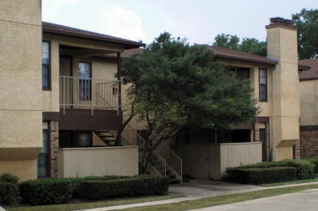 1716 Crest Grove Dr in Arlington, TX - Building Photo
