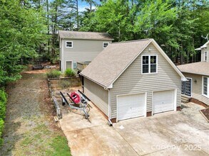 832 Kemp Rd in Mooresville, NC - Building Photo - Building Photo