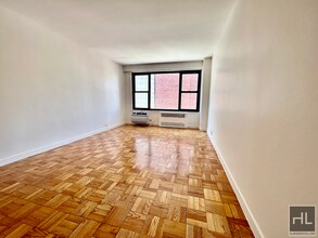 AMAZING ONE BEDROOM APARTMENT!! AMAZING DE in New York, NY - Building Photo - Building Photo