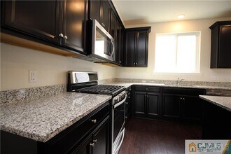 45 Green St in North Brunswick, NJ - Building Photo - Building Photo