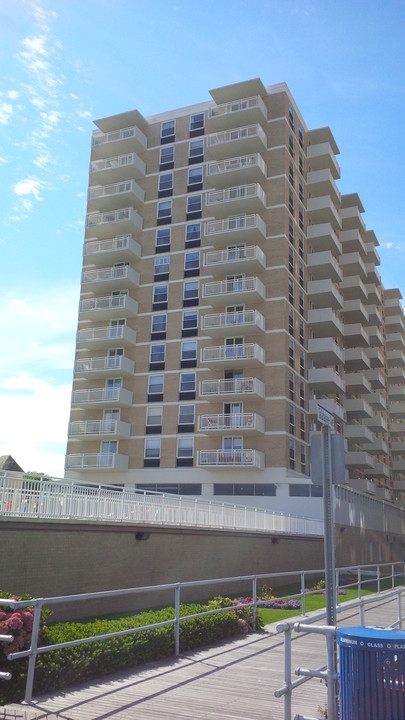 Plaza Condominium Associates in Atlantic City, NJ - Foto de edificio