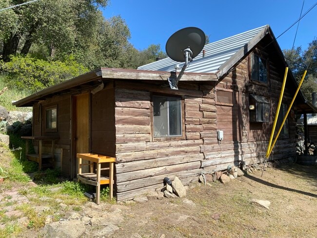 10445 Tanglewood Ln in Descanso, CA - Building Photo - Building Photo