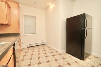 466 Cortlandt St in Belleville, NJ - Foto de edificio - Building Photo