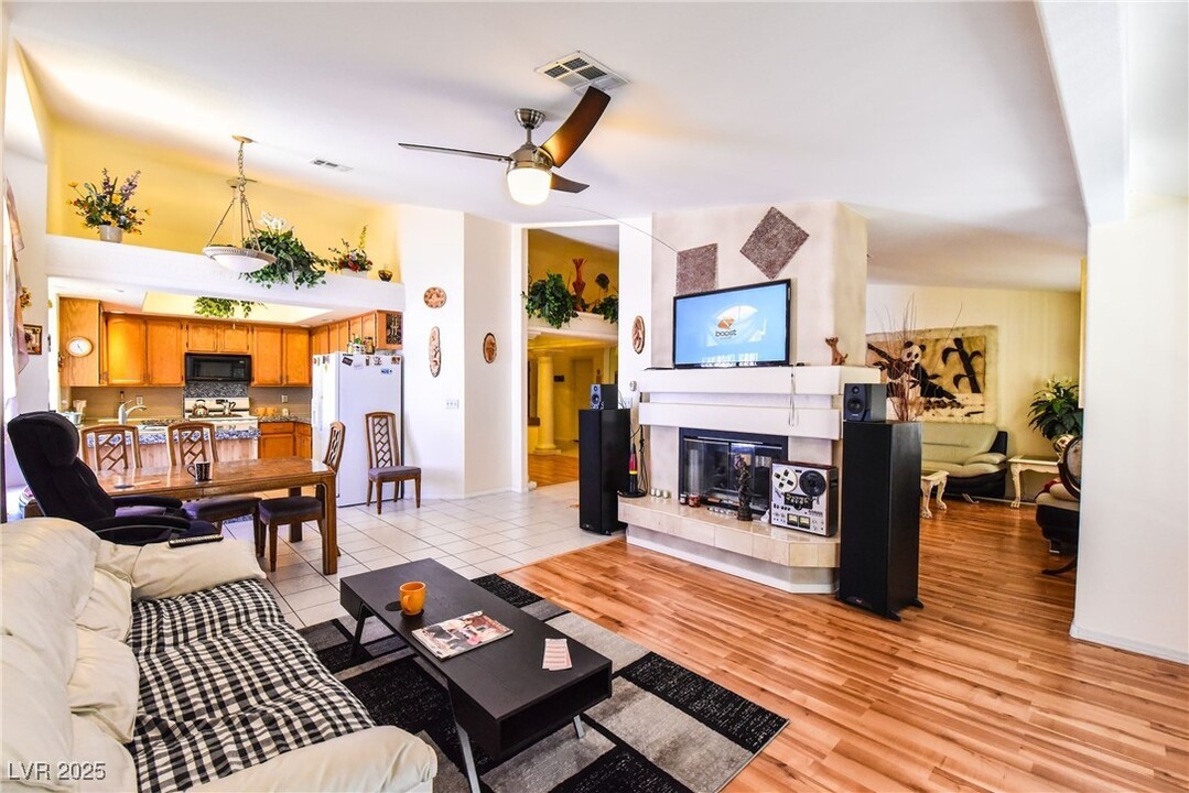 2815 Via Bel Mondo St in Henderson, NV - Building Photo