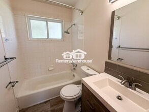 10699 Carrol Ln in Northglenn, CO - Foto de edificio - Building Photo