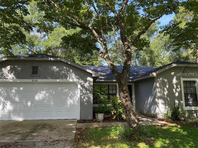 property at 906 E Timberland Trail