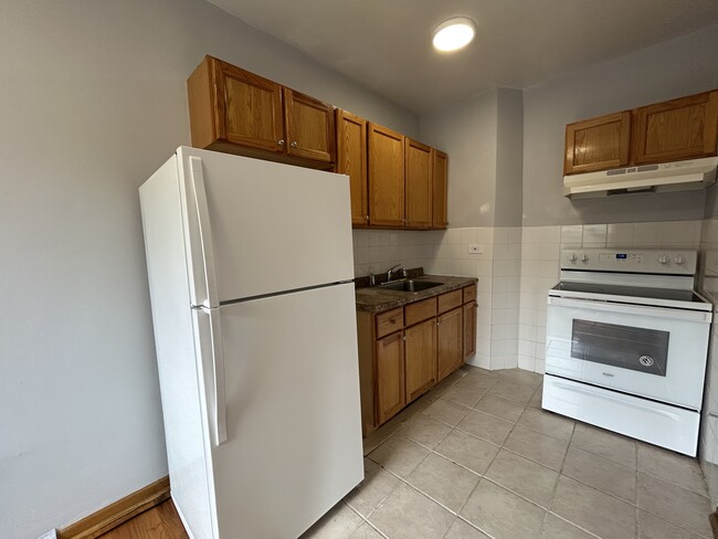 6950 N Ashland Blvd, Unit 302