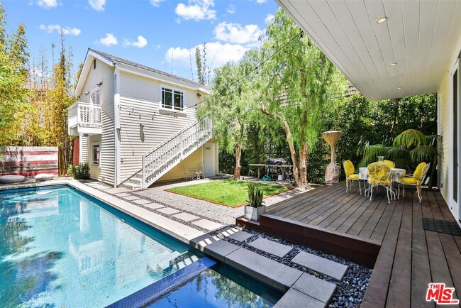 property at 749 Milwood Ave