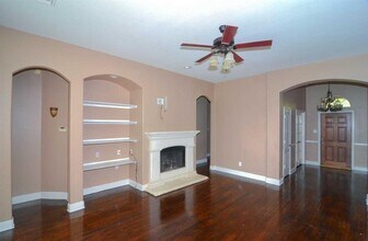 10819 White Oak Creek Ct in Cypress, TX - Building Photo - Building Photo