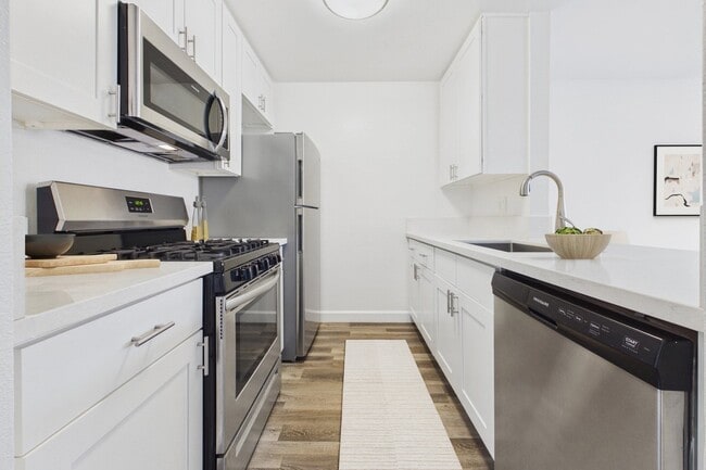 Valleywood Apartments