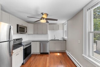 502 Chapel St in New Haven, CT - Building Photo - Building Photo