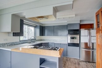 741 SE Ely St in Oak Harbor, WA - Building Photo - Building Photo