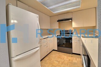 401 100th Ave NE in Bellevue, WA - Building Photo - Building Photo