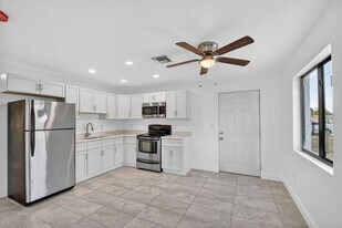 917 W 2nd St in West Palm Beach, FL - Building Photo