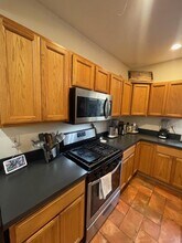 23 Hall St, Unit 1 in Somerville, MA - Building Photo - Building Photo